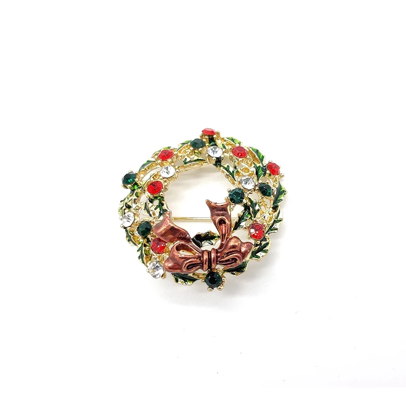 Брошь на Рождество в виде венка 
Брошь на Рождество в виде венка