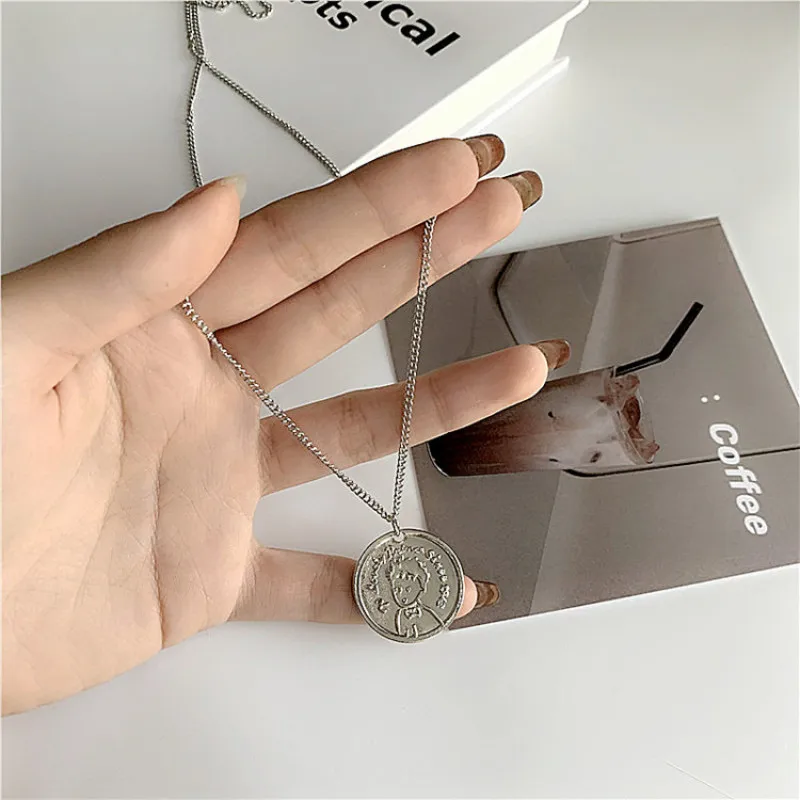 2020 Korea New Geometric Round Pendant Sweater Necklace Girl's Party Gift Simple Silver Chain Women's Jewelry
2020 Korea New Geometric Round Pendant Sweater Necklace Girl's Party Gift Simple Silver Chain Women's Jewelry
