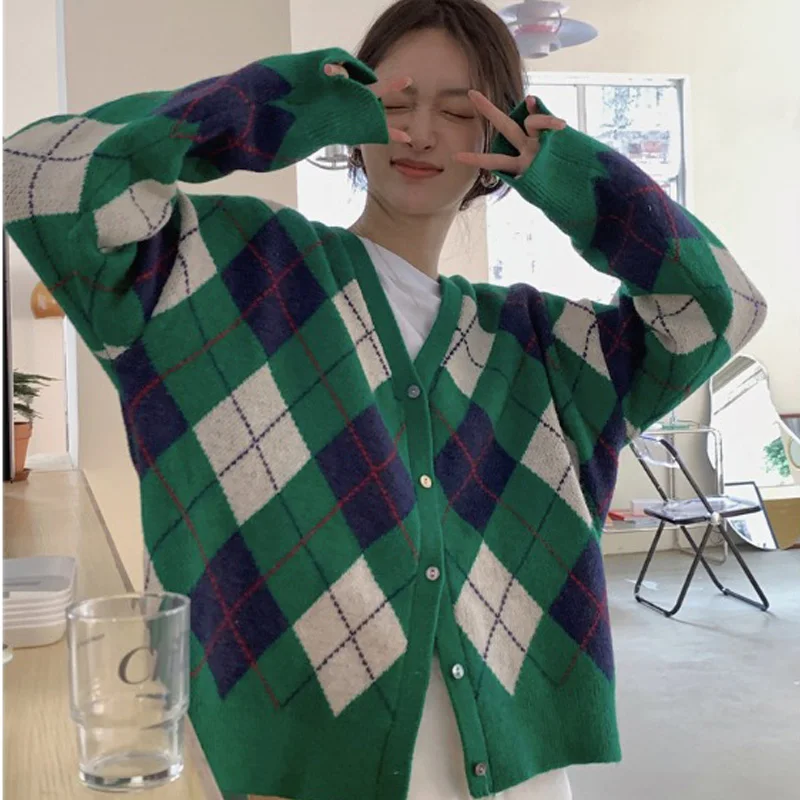 Argyle Loose Women Sweater 2022 New Korean Style Casual Knitted Cardigan Coat V-neck Long Sleeve Female Outerwear Spring Autumn
Argyle Loose Women Sweater 2022 New Korean Style Casual Knitted Cardigan Coat V-neck Long Sleeve Female Outerwear Spring Autumn