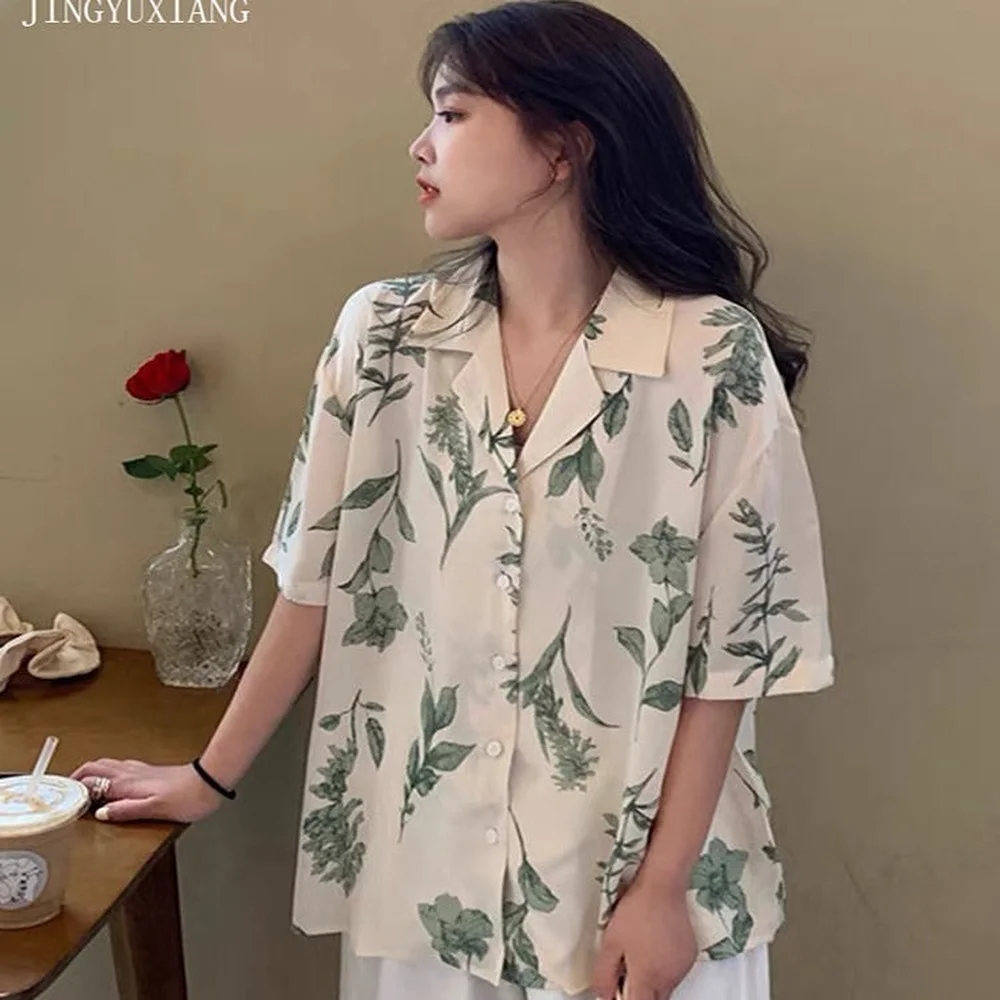 Flower Shirt Women Summer Retro Short-sleeved Design Chic Jacket Suit Collar Western Floral Shirt Womens Tops and Blouses
Flower Shirt Women Summer Retro Short-sleeved Design Chic Jacket Suit Collar Western Floral Shirt Womens Tops and Blouses