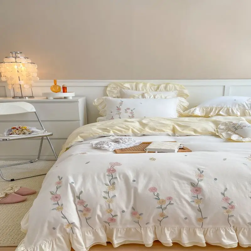 New Luxury Princess Bedding Set Flowers Embroidery 100% Cotton Double Duvet Cover Set Bed Fitted Sheet Pillowcases Home Textiles
New Luxury Princess Bedding Set Flowers Embroidery 100% Cotton Double Duvet Cover Set Bed Fitted Sheet Pillowcases Home Textiles