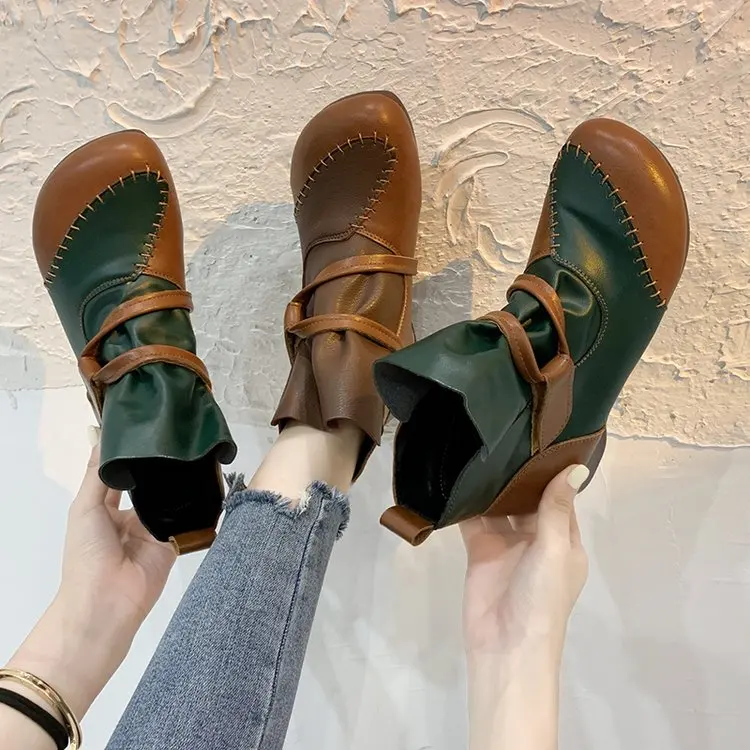 Ботильоны женские из лакированной кожи, с круглым носком, на мягкой подошве 
Ботильоны женские из лакированной кожи, с круглым носком, на мягкой подошве