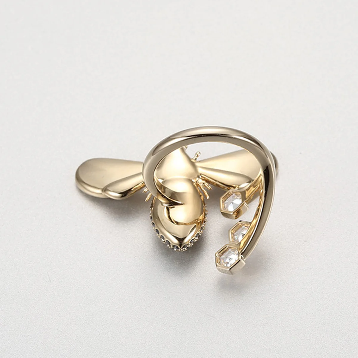 QSJIE High quality SWA, bee fashion women's ring Charming fashion jewelry
QSJIE High quality SWA, bee fashion women's ring Charming fashion jewelry