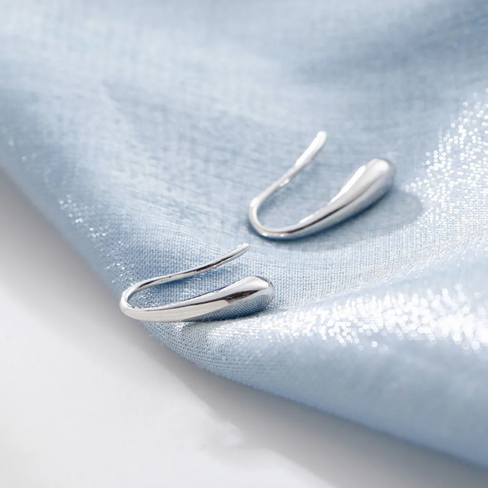 In 2021, The New Fashion Fair Maiden Temperament Teardrop-Shaped Metal Earrings, Simple And Elegant Small Accessories Gift
In 2021, The New Fashion Fair Maiden Temperament Teardrop-Shaped Metal Earrings, Simple And Elegant Small Accessories Gift
