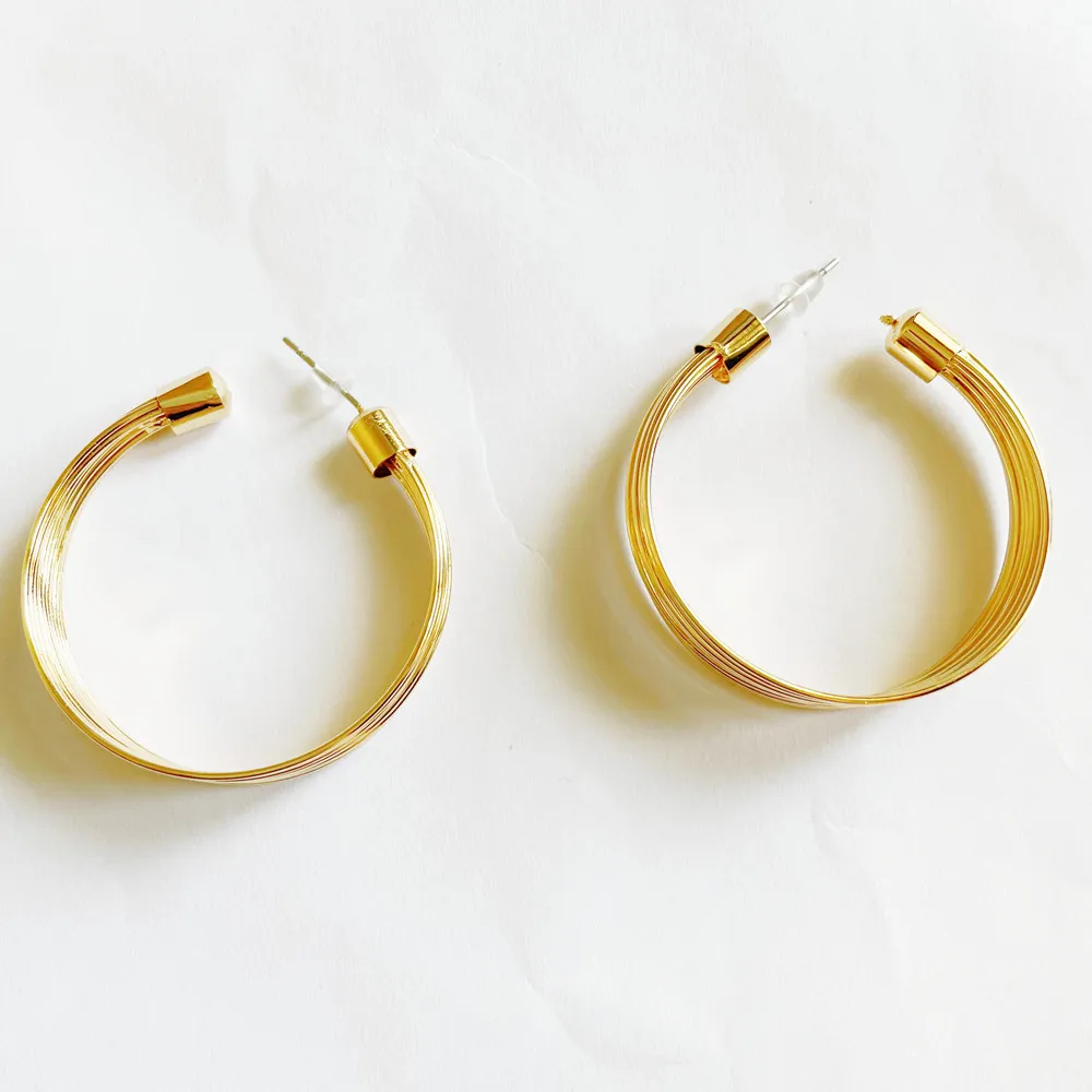 Large Round Ring Earrings For Women Electroplating Gold Elegant Temperament Suitable For Various Occasions In Office Banquets
Large Round Ring Earrings For Women Electroplating Gold Elegant Temperament Suitable For Various Occasions In Office Banquets