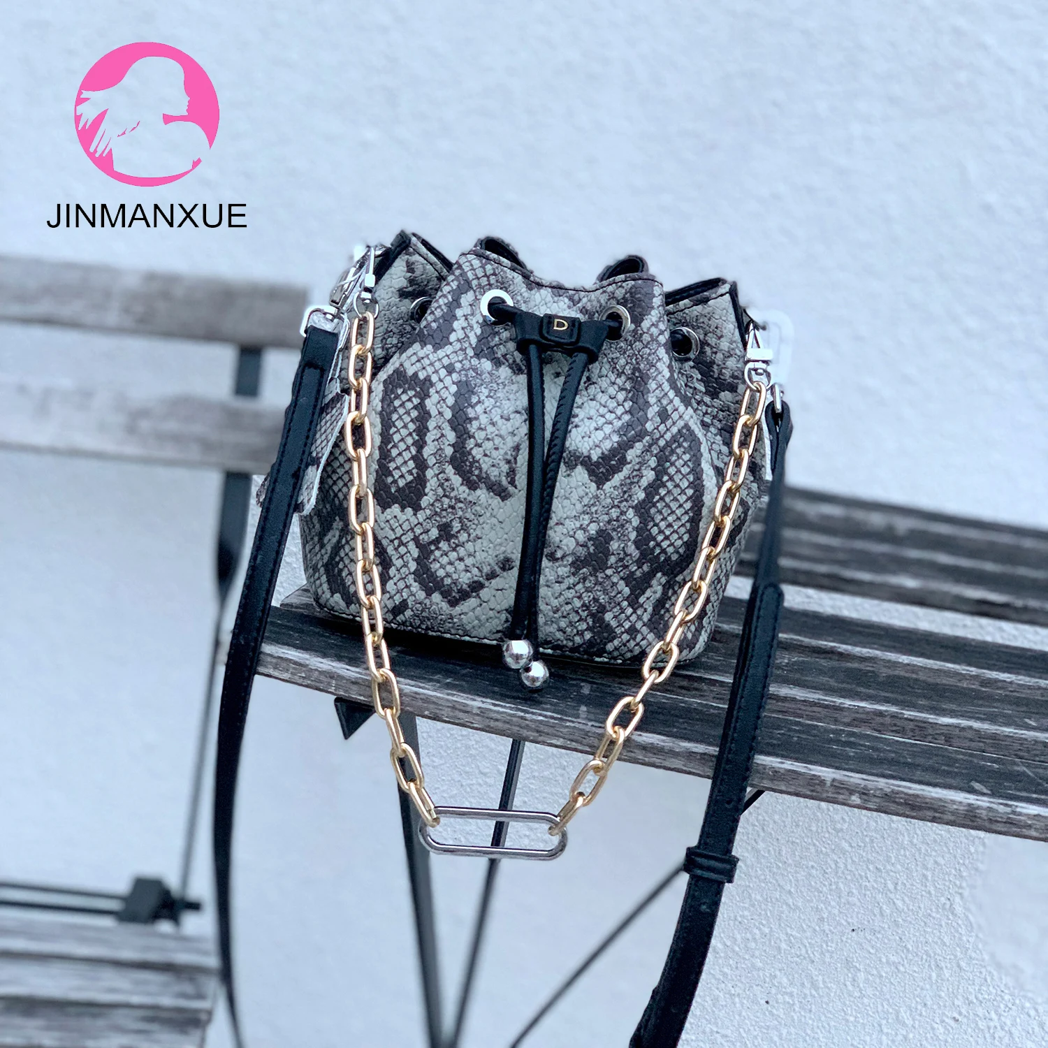 Women Messenger Bag High Designer Snake Print Bucket Bag Female Purses and Handbags Fashion Leather Large Shoulder Bag Handle
Women Messenger Bag High Designer Snake Print Bucket Bag Female Purses and Handbags Fashion Leather Large Shoulder Bag Handle