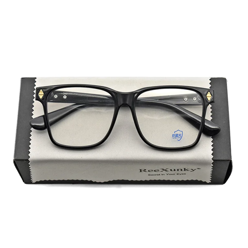 2021 Unisex Blue Light Blocking Computer Glasses Men Vintage Square Frame Game Eyewear Anti Eyestrain Fashion Women Eyeglasses
2021 Unisex Blue Light Blocking Computer Glasses Men Vintage Square Frame Game Eyewear Anti Eyestrain Fashion Women Eyeglasses