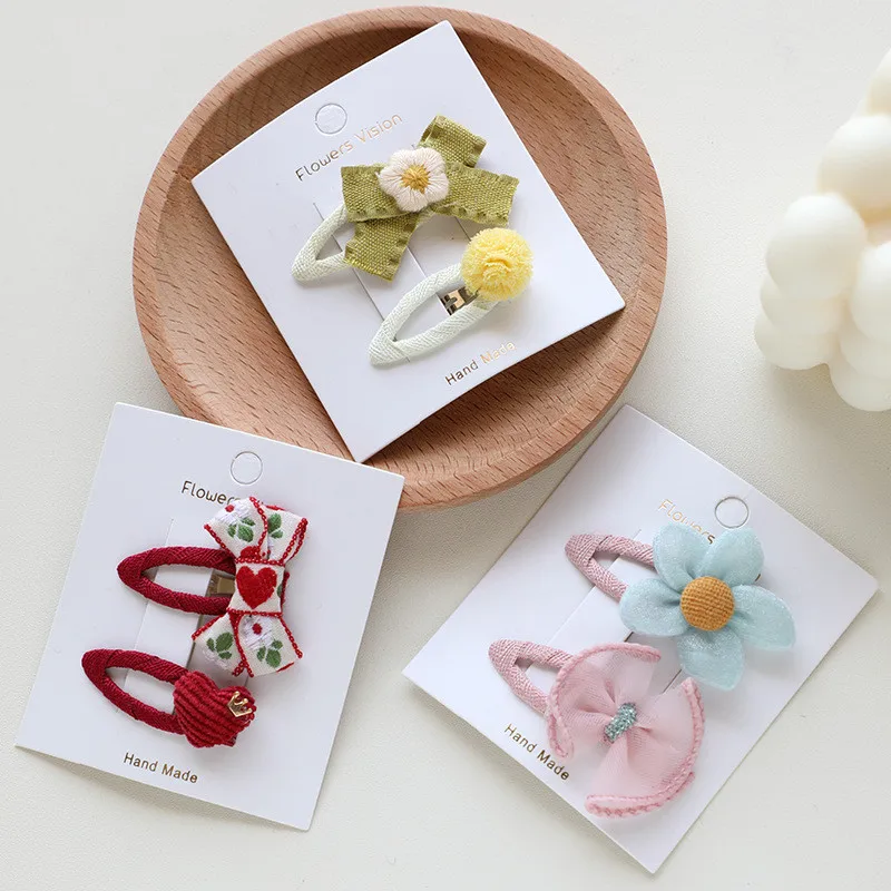 2Pcs/lot Floral Embroidery Hair Clips Kids Hair Accessories BB Clips Baby Hairgrip Girls Barrettes Children Hairpins
2Pcs/lot Floral Embroidery Hair Clips Kids Hair Accessories BB Clips Baby Hairgrip Girls Barrettes Children Hairpins