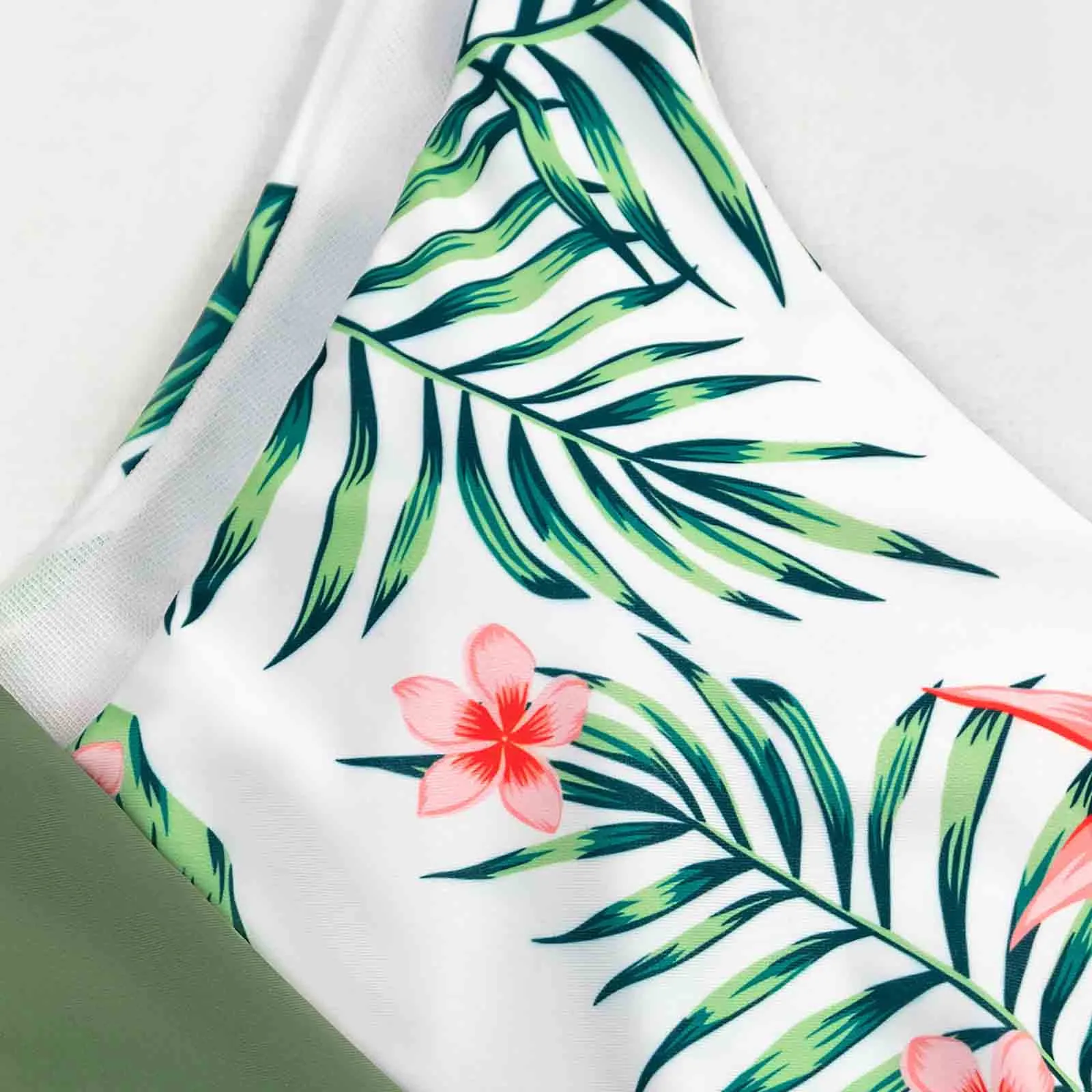 Women Fashion V-neck Floral Print One-piece Swimsuit Bathing Suit Beach Swimwear Traje de bao mujer 2021 Swimwear women
Women Fashion V-neck Floral Print One-piece Swimsuit Bathing Suit Beach Swimwear Traje de bao mujer 2021 Swimwear women