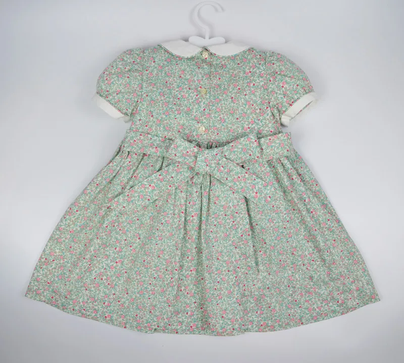 Baby Girls Vintage summer Smocked Floral Dress cotton Children Spanish Boutique princess Kids Toddler Handmade Smock Dresses
Baby Girls Vintage summer Smocked Floral Dress cotton Children Spanish Boutique princess Kids Toddler Handmade Smock Dresses