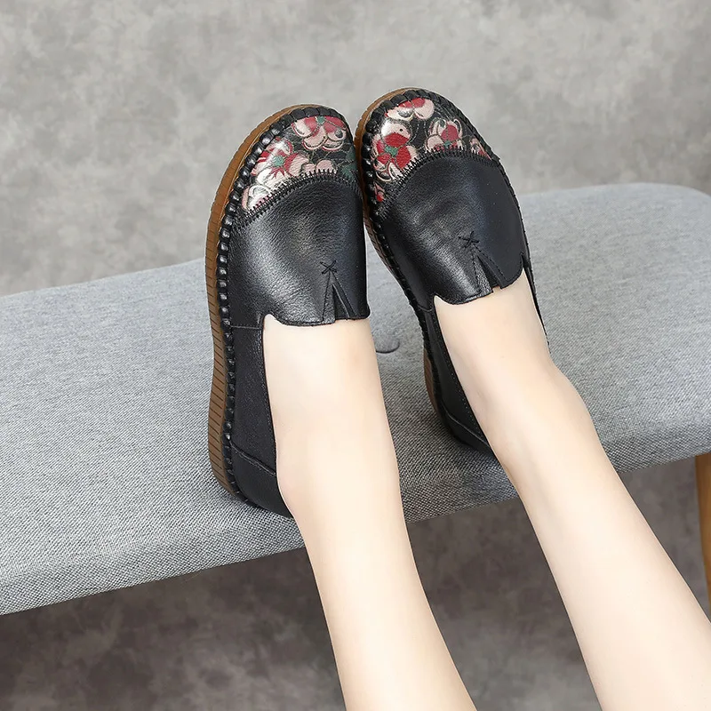 Autumn And Winter Middle-aged and elderly women's shoes Beef tendon soft bottom Flat shoes Ethnic mother shoes Leather shoes
Autumn And Winter Middle-aged and elderly women's shoes Beef tendon soft bottom Flat shoes Ethnic mother shoes Leather shoes