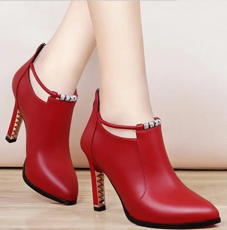 Autumn new Martin boots women pointed toe short boots female 9cm high heel leather shoes Women's fashion boots
Autumn new Martin boots women pointed toe short boots female 9cm high heel leather shoes Women's fashion boots