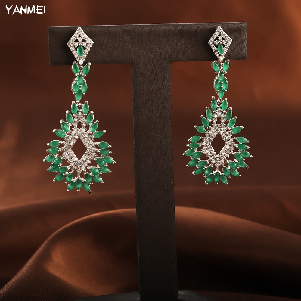 Green Elegant Flower Geometric Earrings for Women Fashion Holiday Banquet High-end Jewelry Temperament Exquisite Accessories
Green Elegant Flower Geometric Earrings for Women Fashion Holiday Banquet High-end Jewelry Temperament Exquisite Accessories