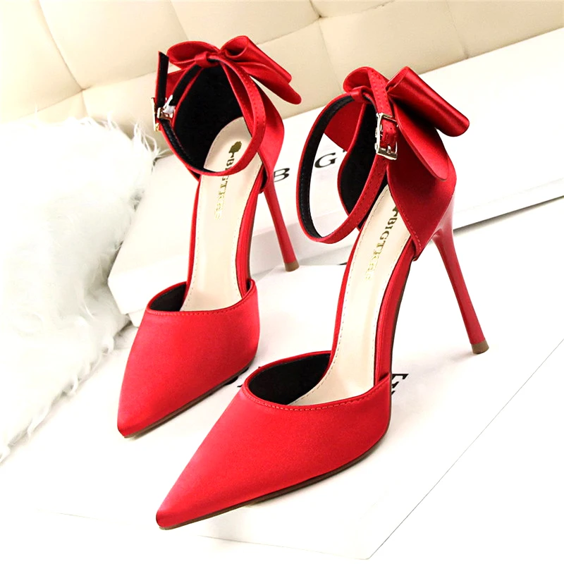 Big Size34-43Women Shoes Stiletto Pointed Toe Pumps Dress Shoes High Heels Boat Shoes Wedding Shoes Ladies Sandals Silk With Bow
Big Size34-43Women Shoes Stiletto Pointed Toe Pumps Dress Shoes High Heels Boat Shoes Wedding Shoes Ladies Sandals Silk With Bow