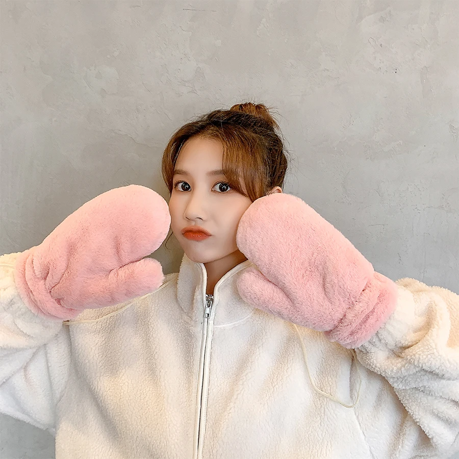 Симпатичные плюшевые перчатки для девочек и мужчин, женские перчатки с вышивкой для пар, теплые зимние перчатки с закрытыми пальцами для ез... 
Симпатичные плюшевые перчатки для девочек и мужчин, женские перчатки с вышивкой для пар, теплые зимние перчатки с закрытыми пальцами для ез...