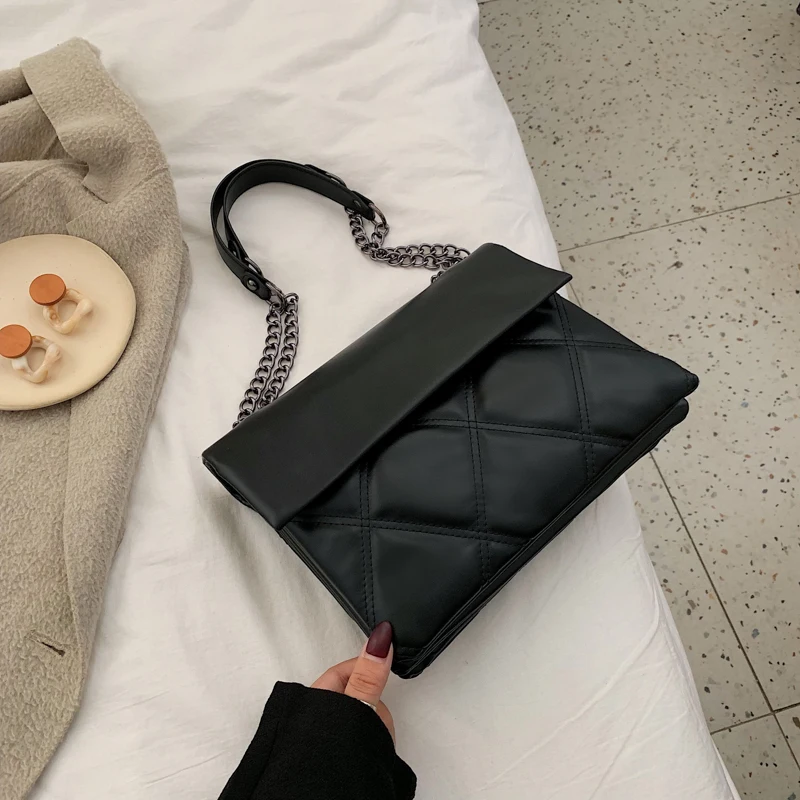 Solid color leather shoulder messenger bag 2022 new ladies chain handbags fashion casual shopping bag multi-layer envelope bag
Solid color leather shoulder messenger bag 2022 new ladies chain handbags fashion casual shopping bag multi-layer envelope bag