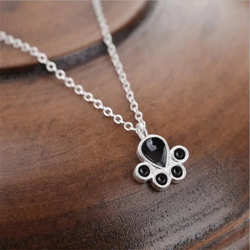 2021 Fashion Epoxy Cute Cat Claw Personality Short Clavicle Chain Female Necklace 925 Sterling Silver Trendy Jewelry Gifts SN165
2021 Fashion Epoxy Cute Cat Claw Personality Short Clavicle Chain Female Necklace 925 Sterling Silver Trendy Jewelry Gifts SN165