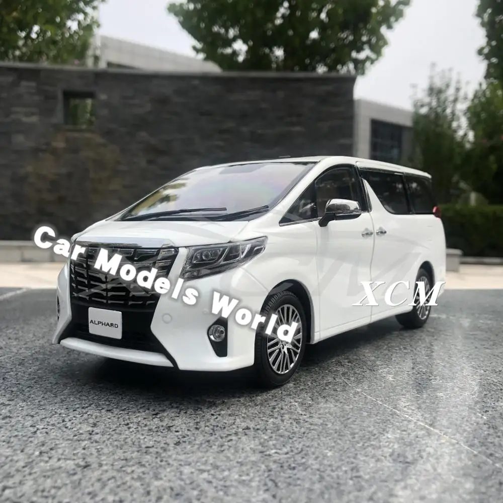 Литая под давлением модель автомобиля для KengFai Alphard RHD HK версии 1:18 (белый) +