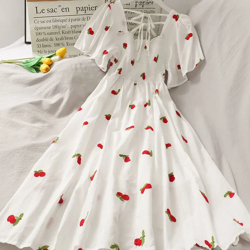Japanese Sweet Lolita Dress Women Vintage A-Line White Square Neck Beach Strawberry Dress Kawaii Soft Girl Puff Sleeve Dress Y2k
Japanese Sweet Lolita Dress Women Vintage A-Line White Square Neck Beach Strawberry Dress Kawaii Soft Girl Puff Sleeve Dress Y2k