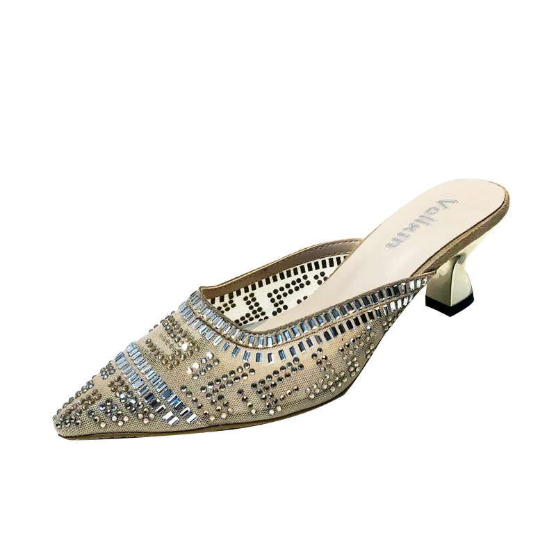 Baotou thick heeled semi-slippers women wear water drill mesh yarn women's shoes high-heeled pointed gold temperament sandals
Baotou thick heeled semi-slippers women wear water drill mesh yarn women's shoes high-heeled pointed gold temperament sandals