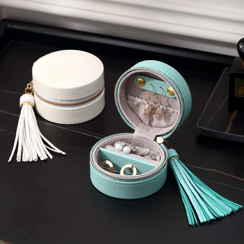 New leather Circular Earrings Storage Box Eourean Style Portable Jewelry Casket Jewelry Box Necklace Earrings Jewelry Bag
New leather Circular Earrings Storage Box Eourean Style Portable Jewelry Casket Jewelry Box Necklace Earrings Jewelry Bag