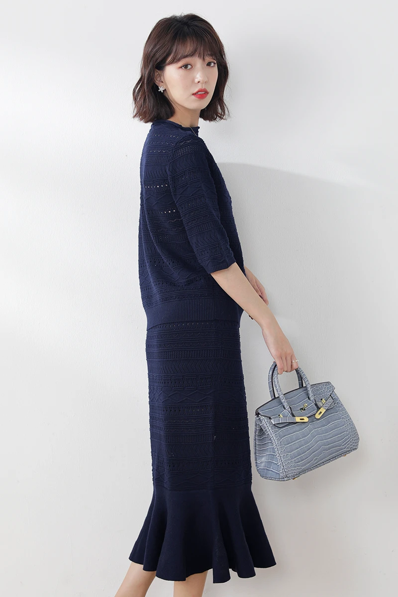 2020 Autumn Knitted two Piece Set Women Sweaters pullover Tops Skirt set ensemble femme two piece outfits conjuntos de mujer
2020 Autumn Knitted two Piece Set Women Sweaters pullover Tops Skirt set ensemble femme two piece outfits conjuntos de mujer