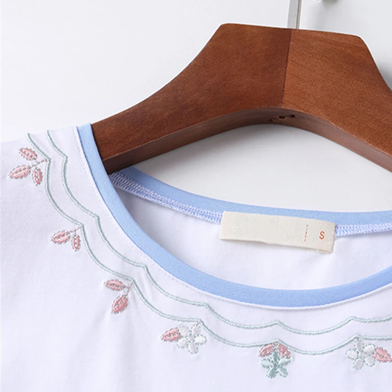 Spring Autumn Women's Floral Tshirt Harajuku Long Sleeve O-Neck T-Shirts Korean Style Casual Pure Cotton Tops Tees Femme White
Spring Autumn Women's Floral Tshirt Harajuku Long Sleeve O-Neck T-Shirts Korean Style Casual Pure Cotton Tops Tees Femme White