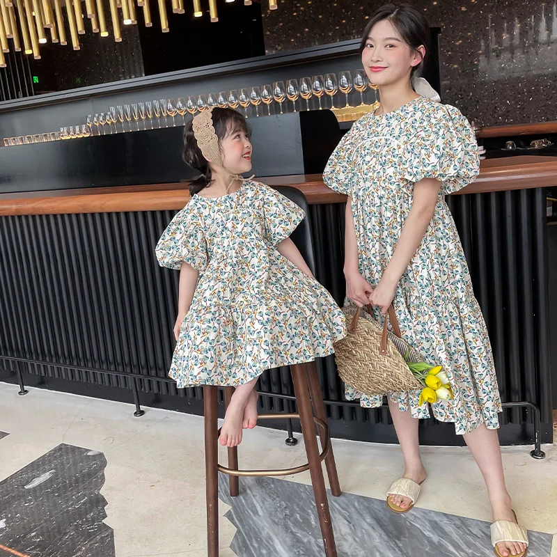 Fashion Partent-child Dresses Family Dress Floral Dresses for Mother and Daughter 2021 Leisure Family Matching Outfit Clothes
Fashion Partent-child Dresses Family Dress Floral Dresses for Mother and Daughter 2021 Leisure Family Matching Outfit Clothes