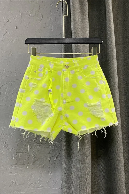 Sexy All-matching Slimming Waist Polka Dot Fluorescent Color Denim Shorts for Women New Hollow-out Loose Jeans Pants Fashion
Sexy All-matching Slimming Waist Polka Dot Fluorescent Color Denim Shorts for Women New Hollow-out Loose Jeans Pants Fashion