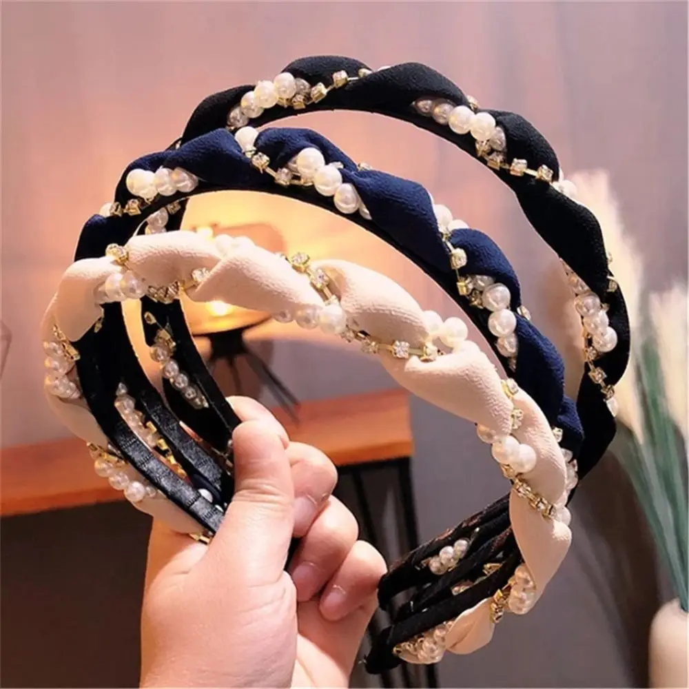 High quality Pearl Crystal Head Wear Hoop Headband Hairband Hair Band Accessories Girls Women 100% brand new
High quality Pearl Crystal Head Wear Hoop Headband Hairband Hair Band Accessories Girls Women 100% brand new