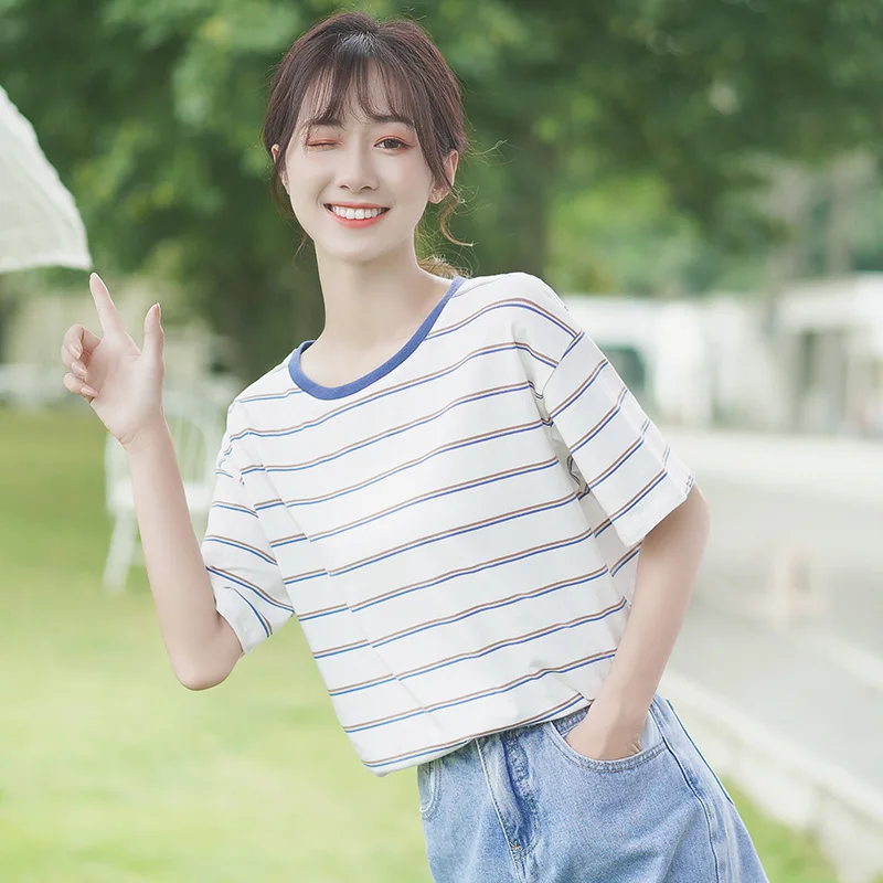 Chic Khaki 2021 Summer New Loose All-Match Short-Sleeved Striped T-shirt Female Korean Style Student Cotton Color-Matching Top
Chic Khaki 2021 Summer New Loose All-Match Short-Sleeved Striped T-shirt Female Korean Style Student Cotton Color-Matching Top