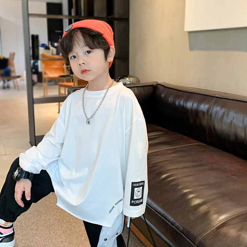 2021 Boys Fall New T-shirt Children's Round Neck Solid Color Long Sleeve Top Boutique Kids Clothing Toddler Boy Clothes 
2021 Boys Fall New T-shirt Children's Round Neck Solid Color Long Sleeve Top Boutique Kids Clothing Toddler Boy Clothes