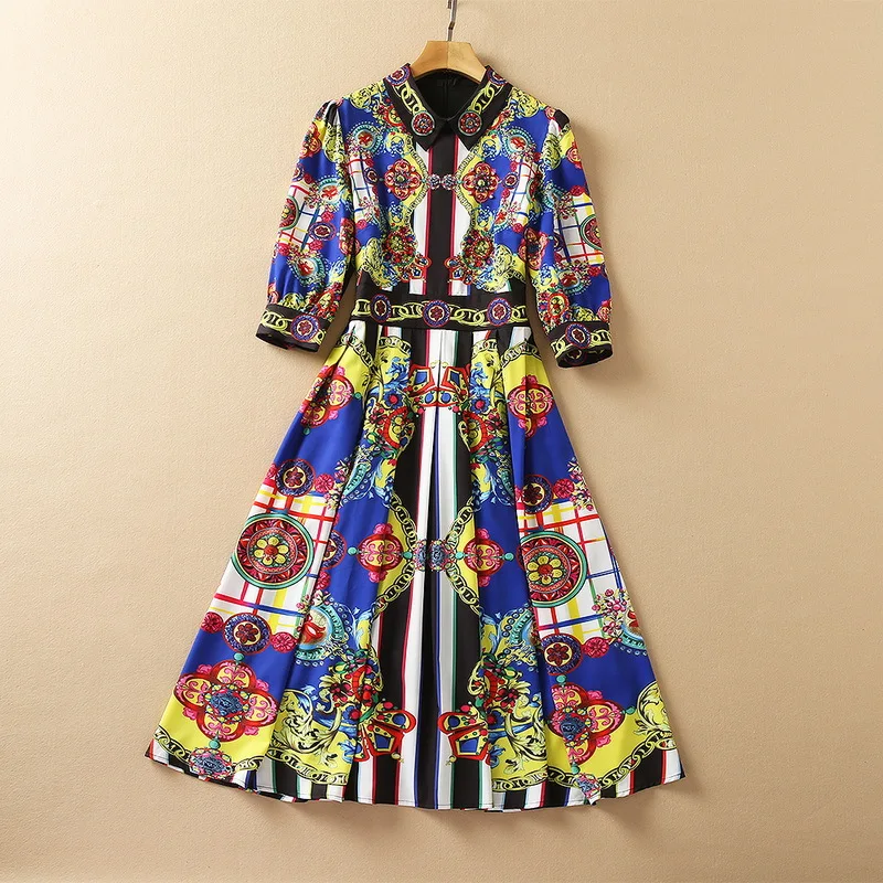 European and American women's clothing winter 2022 new 7 minutes of sleeve Beaded lapels with vintage blue print Fashion dress
European and American women's clothing winter 2022 new 7 minutes of sleeve Beaded lapels with vintage blue print Fashion dress
