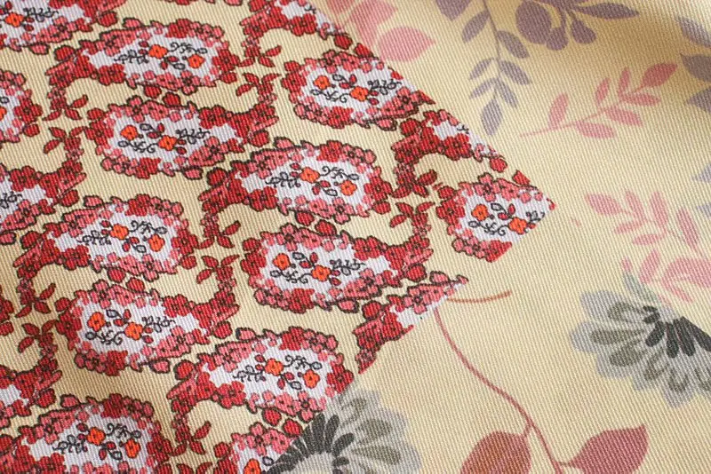 2020 women retro V neck floral playsuits elastic waist long sleeve rompers ladies casual chic jumpsuits
2020 women retro V neck floral playsuits elastic waist long sleeve rompers ladies casual chic jumpsuits