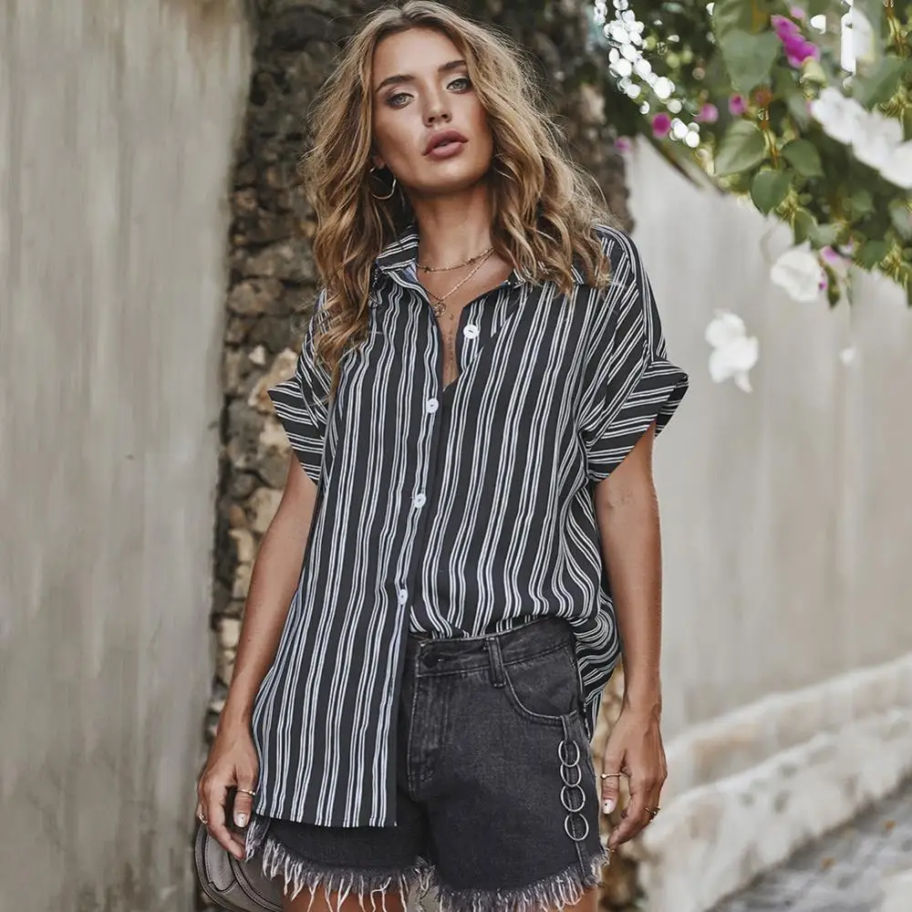 2021 Summer Women Vertical Stripe Shirt Loose Single-breasted Top Women Turn Down Collar Short Sleeve Shirt Casual Female Tops
2021 Summer Women Vertical Stripe Shirt Loose Single-breasted Top Women Turn Down Collar Short Sleeve Shirt Casual Female Tops