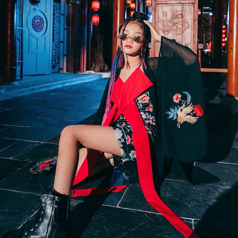 Chinese Style Catwalk Show Costume Girls Hip-Hop Street Dance Clothes Red Festival Clothing Stage Costume Concert Outfit DL8656
Chinese Style Catwalk Show Costume Girls Hip-Hop Street Dance Clothes Red Festival Clothing Stage Costume Concert Outfit DL8656