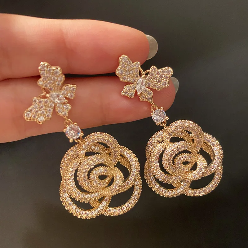 

Petals S925 Silver Needle Retro Palace Golden Camellia Inlaid Zircon Luxury Three-Dimensional Flowers Long Earrings Temperament
