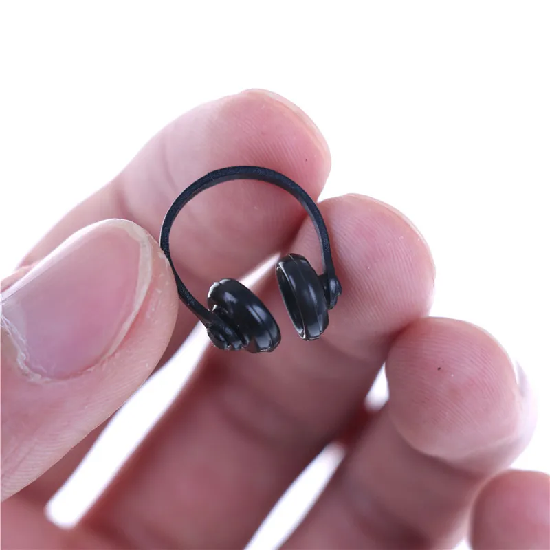 1Pcs New 1/12 Doll House Miniatures Plastic Wireless Earphone Headphone Doll House Decor Classic Toys For Child Kids Xmas Gift
1Pcs New 1/12 Doll House Miniatures Plastic Wireless Earphone Headphone Doll House Decor Classic Toys For Child Kids Xmas Gift