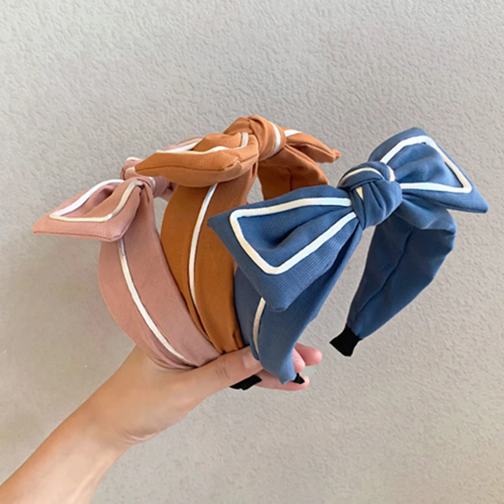 Soft Wide Hoop Headdress Side Women Headband Party Decoration Cross Tie Holiday Hair Hoop Bow Knot Fashion Hair Accessories
Soft Wide Hoop Headdress Side Women Headband Party Decoration Cross Tie Holiday Hair Hoop Bow Knot Fashion Hair Accessories