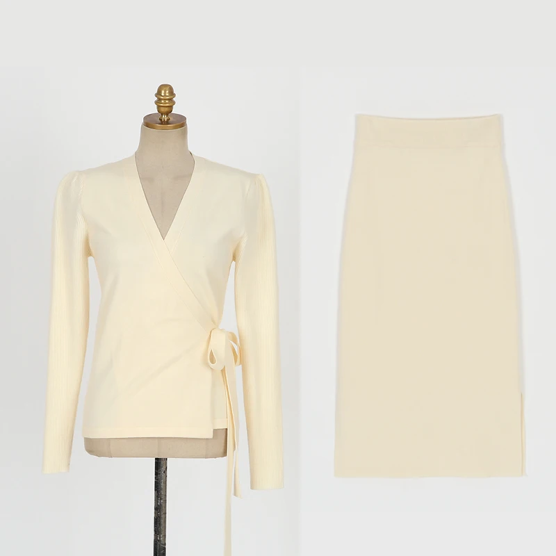 winter knitting 2 piece Set Korean ladies long Sleeve V neck tops and Long Sweater Skirt warm party suit for women clothing 
winter knitting 2 piece Set Korean ladies long Sleeve V neck tops and Long Sweater Skirt warm party suit for women clothing