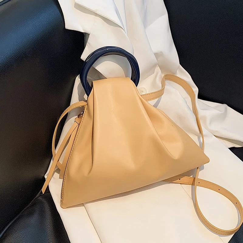 Luxury Brand Small Totes With Ring Handle 2021 New High-quality PU Leather Women's Designer Handbag Soft Shoulder Messenger Bag 
Luxury Brand Small Totes With Ring Handle 2021 New High-quality PU Leather Women's Designer Handbag Soft Shoulder Messenger Bag