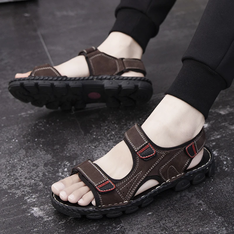 New Leather Men Sandals New High Quality Summer Men Beach Sandals Fashion Lightweight Slippers Breathable Man Shoes Size 38-46
New Leather Men Sandals New High Quality Summer Men Beach Sandals Fashion Lightweight Slippers Breathable Man Shoes Size 38-46