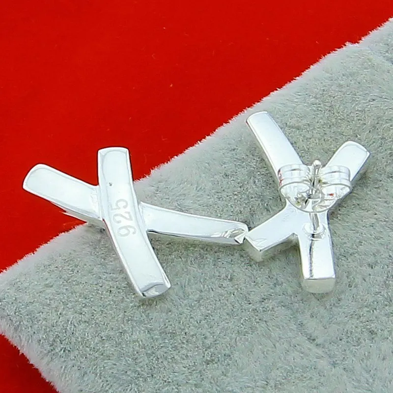 Brand New 925 Sterling Silver X Shape Stud Earrings For Female Fine Jewelry Classic High Quality Bijoux
Brand New 925 Sterling Silver X Shape Stud Earrings For Female Fine Jewelry Classic High Quality Bijoux