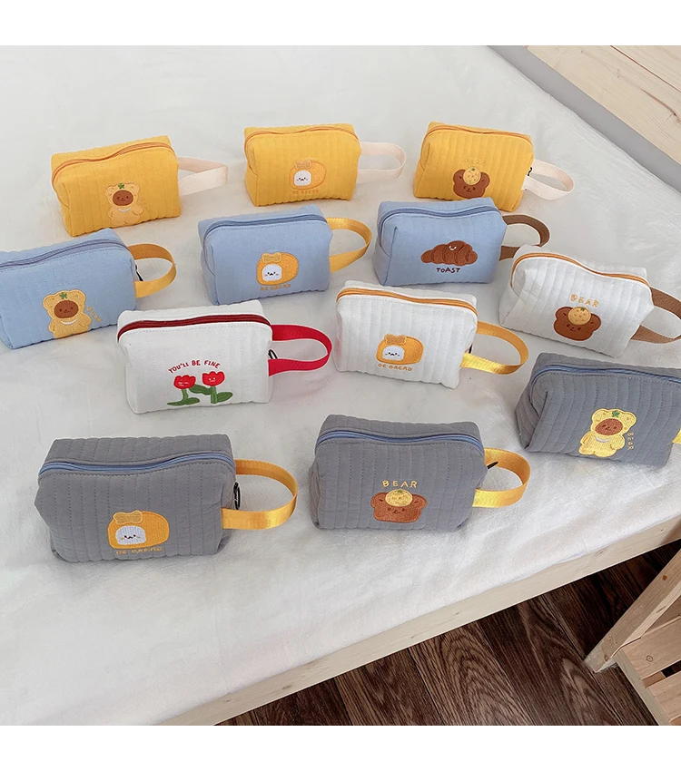 Ladies Cute Clutch Bag Female Flower Bread Embroidered Polyester Cosmetic Bag Women Coin Purse Key Bag Girls Shopping Handbag
Ladies Cute Clutch Bag Female Flower Bread Embroidered Polyester Cosmetic Bag Women Coin Purse Key Bag Girls Shopping Handbag