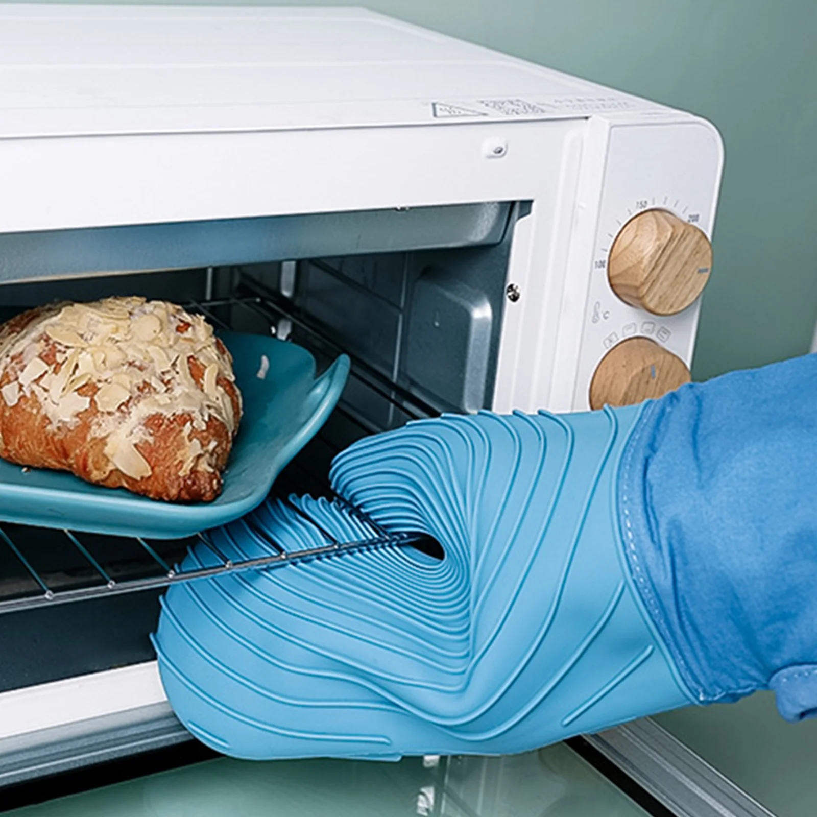 Thickened Oven Baking Heat Resistant Silicone Mit Kitchen Potholders Mittens Heavy Duty Non-Slip Waterproof Food-Grade Mitt
Thickened Oven Baking Heat Resistant Silicone Mit Kitchen Potholders Mittens Heavy Duty Non-Slip Waterproof Food-Grade Mitt