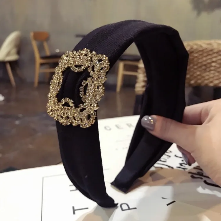 High Quality Luxury Hair Accessories Boutique Flash Diamond Headband Wide Hair Band Headwear 
High Quality Luxury Hair Accessories Boutique Flash Diamond Headband Wide Hair Band Headwear