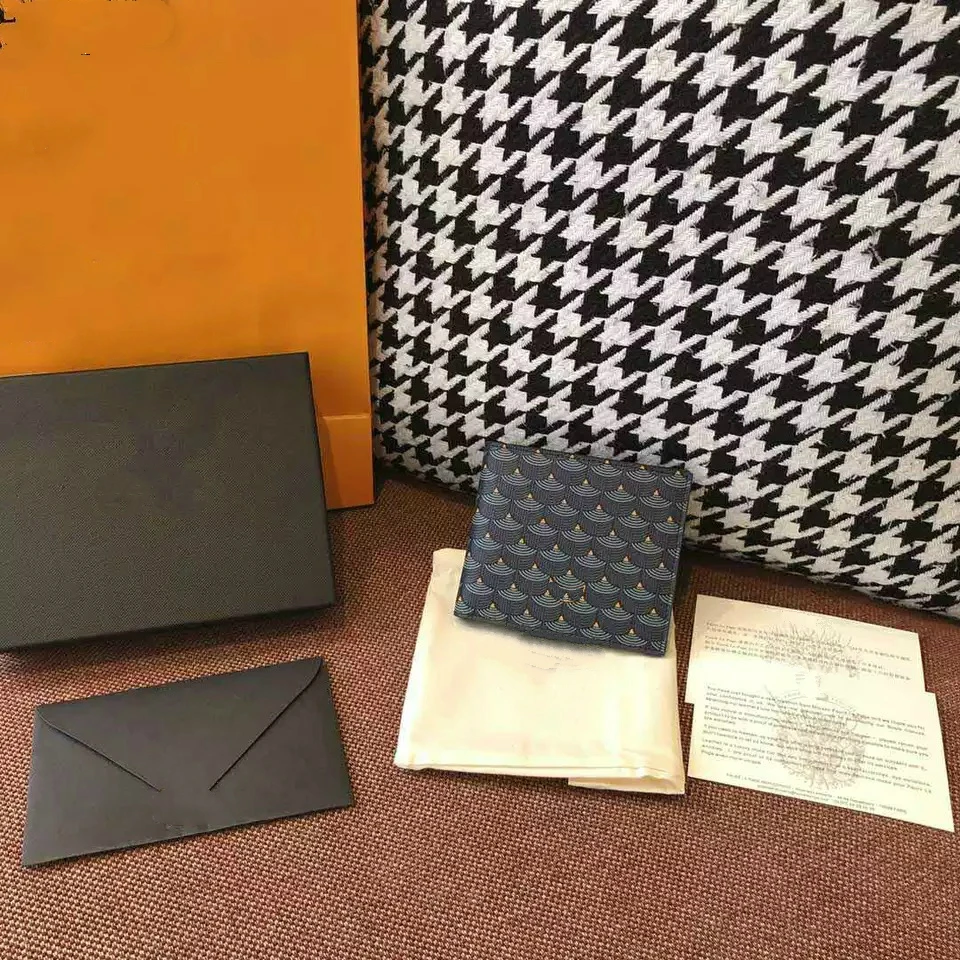 Nuevas Carteras De Cuero De Lujo Para Hombres Y Mujeres, Carteras Cortas De Cuero De Alta Calidad Con Personalidad De La Moda
Nuevas Carteras De Cuero De Lujo Para Hombres Y Mujeres, Carteras Cortas De Cuero De Alta Calidad Con Personalidad De La Moda