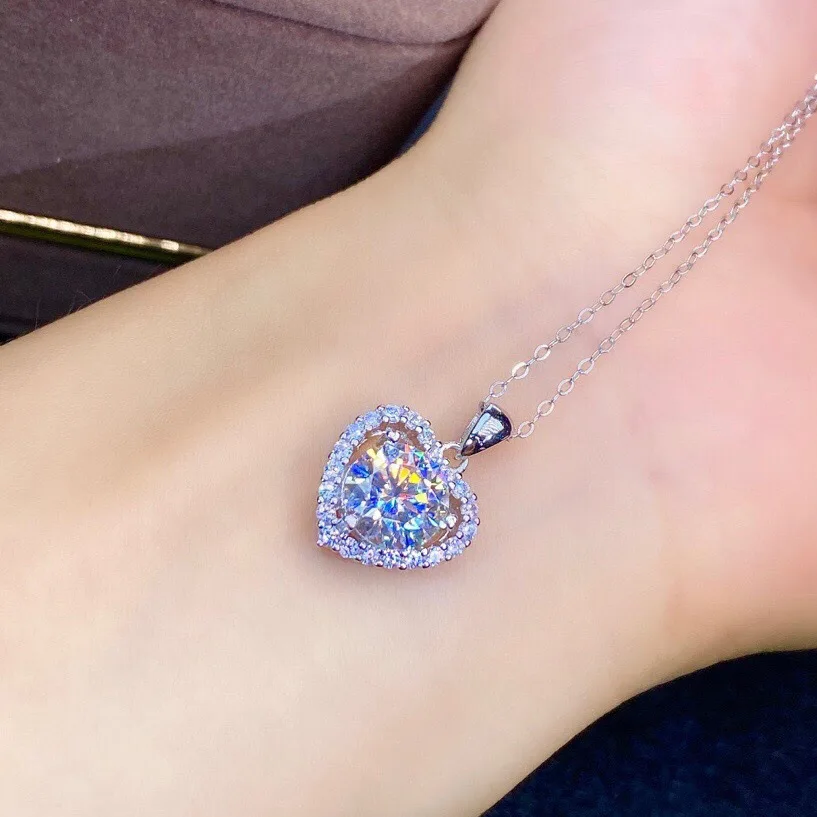 Luxury Female White Crystal Pendant Necklace Charm Silver Color Wedding Necklace For Women Cute Bride Love Heart Chain Necklace
Luxury Female White Crystal Pendant Necklace Charm Silver Color Wedding Necklace For Women Cute Bride Love Heart Chain Necklace