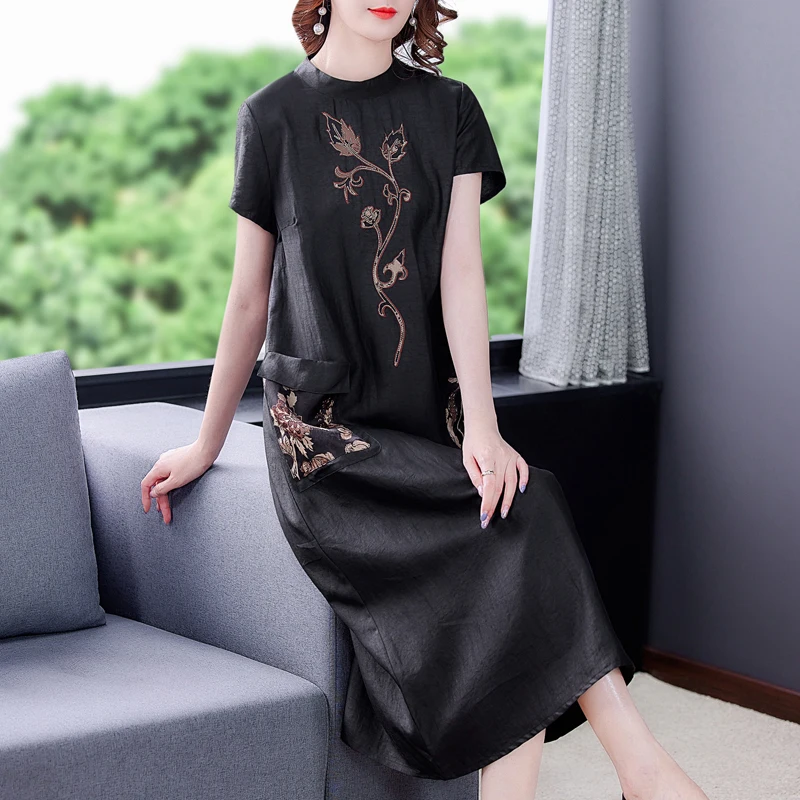 2021 Women Loose Embroidery Silk Vintage Midi Dress Summer Casual Floral L-5XL Plus Size Solid Dress Elegant Slim Party Vestidos
2021 Women Loose Embroidery Silk Vintage Midi Dress Summer Casual Floral L-5XL Plus Size Solid Dress Elegant Slim Party Vestidos