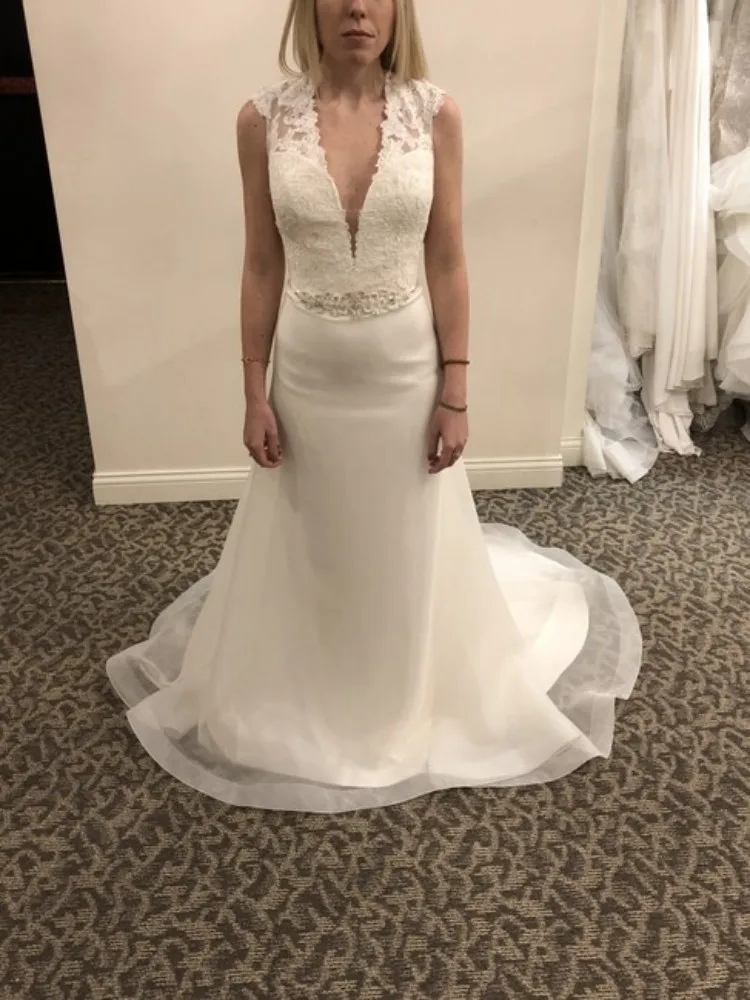 Boho Wedding Dress Mermaid with Train Deep V Neck and Open Back White Wedding Gowns for Bridal 2021 Lace Top Sleeveless
Boho Wedding Dress Mermaid with Train Deep V Neck and Open Back White Wedding Gowns for Bridal 2021 Lace Top Sleeveless